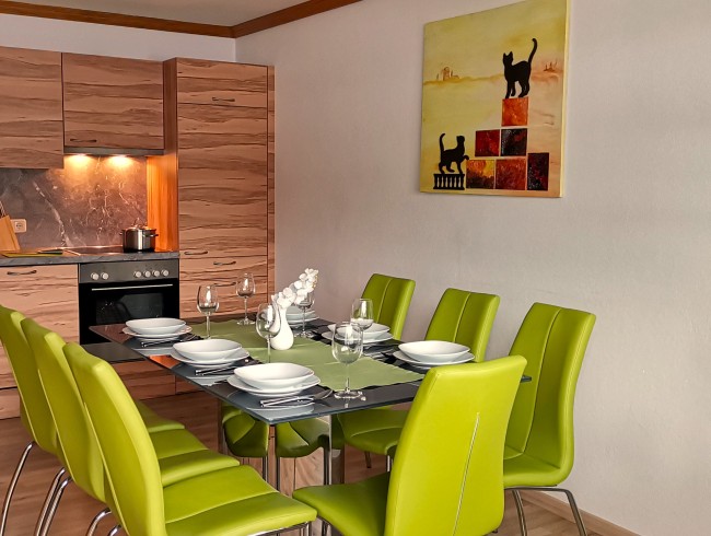 Esstafel, Blockappartement, bis zu 8 Personen